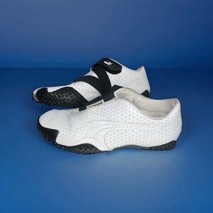 PUMA Mostro Women's 7 Shoes in White and Black
